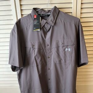 NWT men’s Under Armour fishing shirt. Size XXL. Slate gray. Shirt sleeve. Vents.